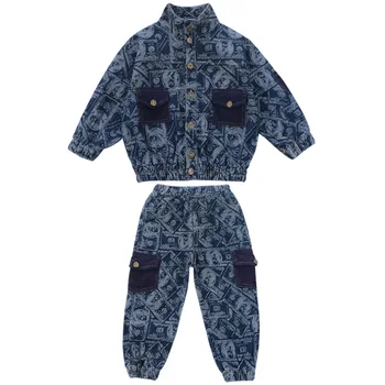 Детская одежда 2023, Весенне-осенний новый джинсовый кардиган для мальчиков с воротником-стойкой, пальто с принтом и джинсы с карманами, комплект из двух предметов